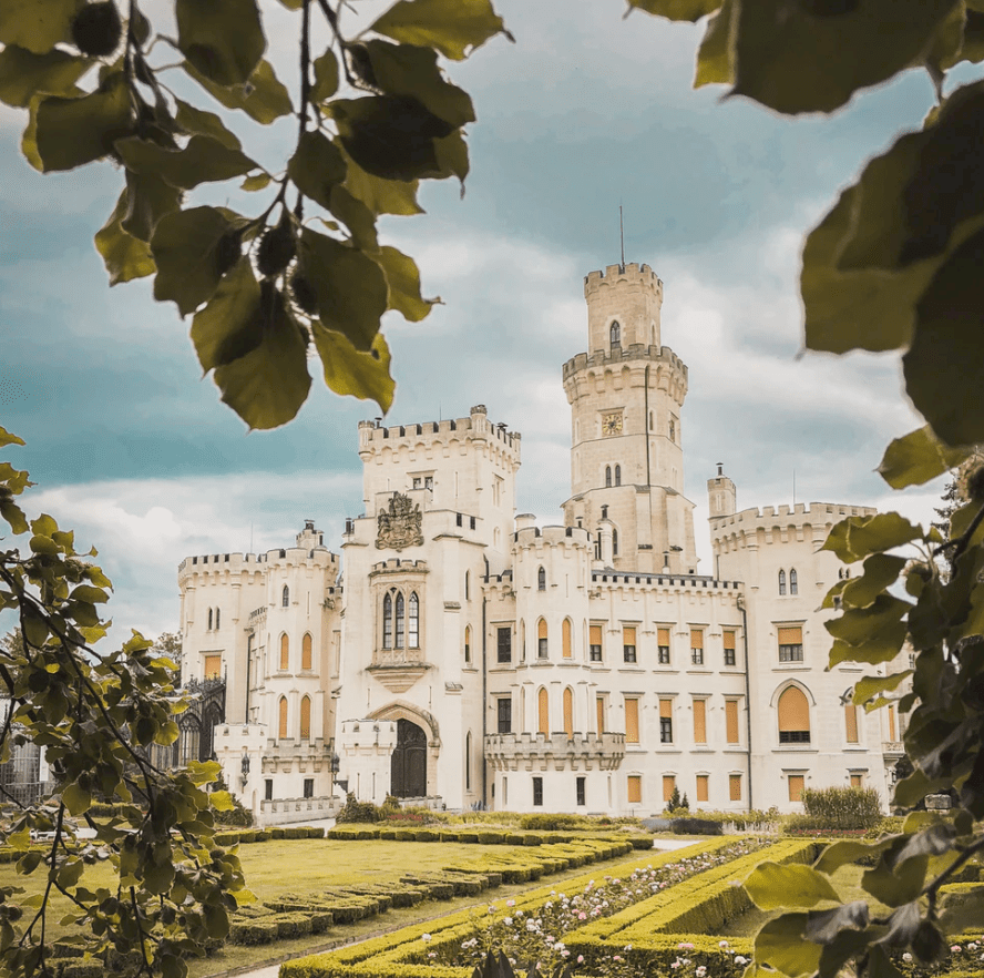 Event company nyc A castle in the countryside with a garden